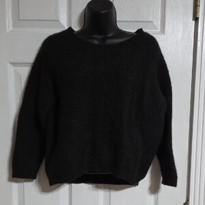 Vince Women's Classic Black Crew Neck Sweater